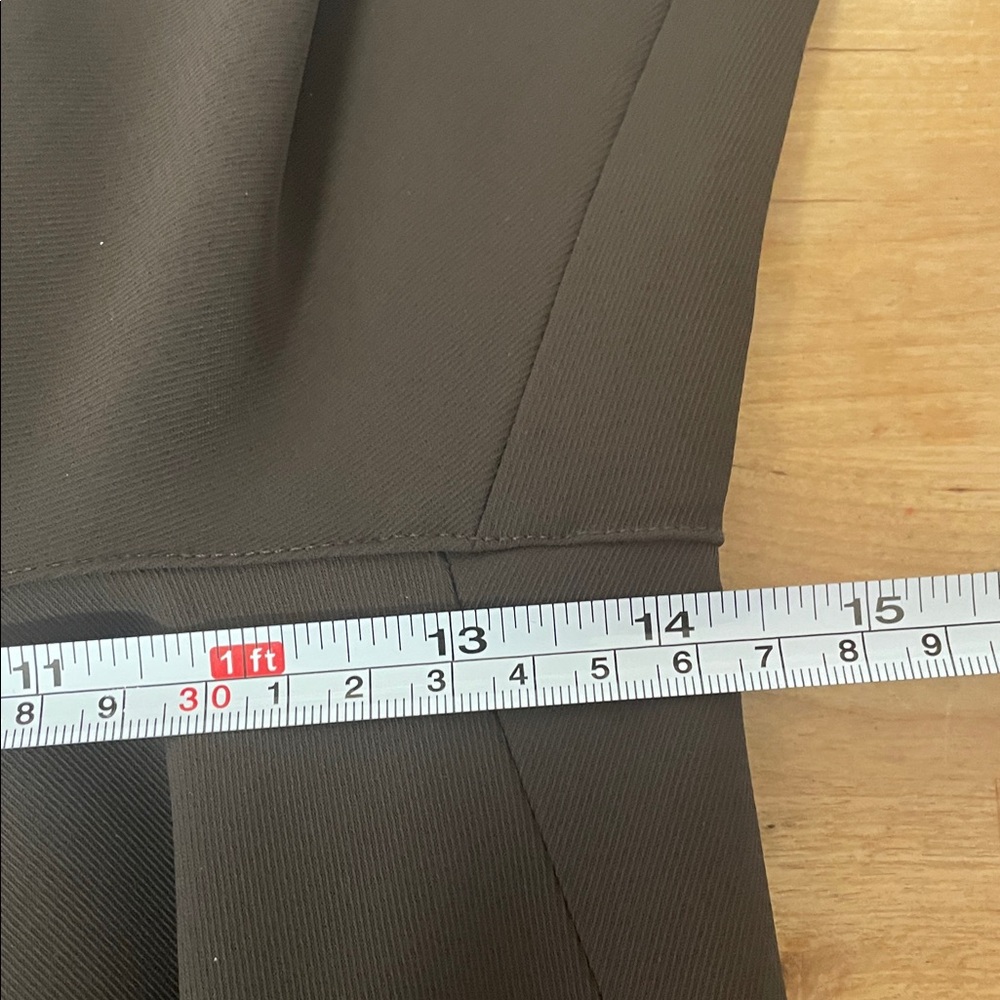 GAP 365 High Rise Cargo Pleated Trousers in brown, women’s size 6 - Picture 12 of 15